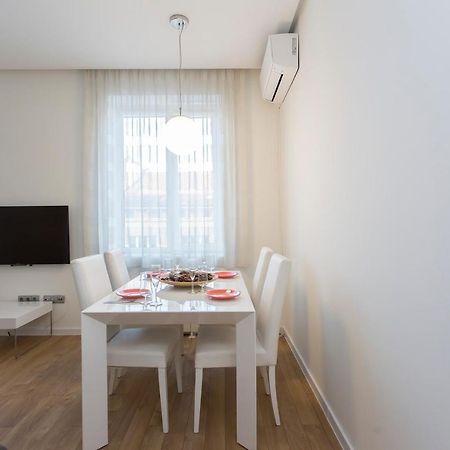 Modern Apartment In The City Center صوفيا المظهر الخارجي الصورة