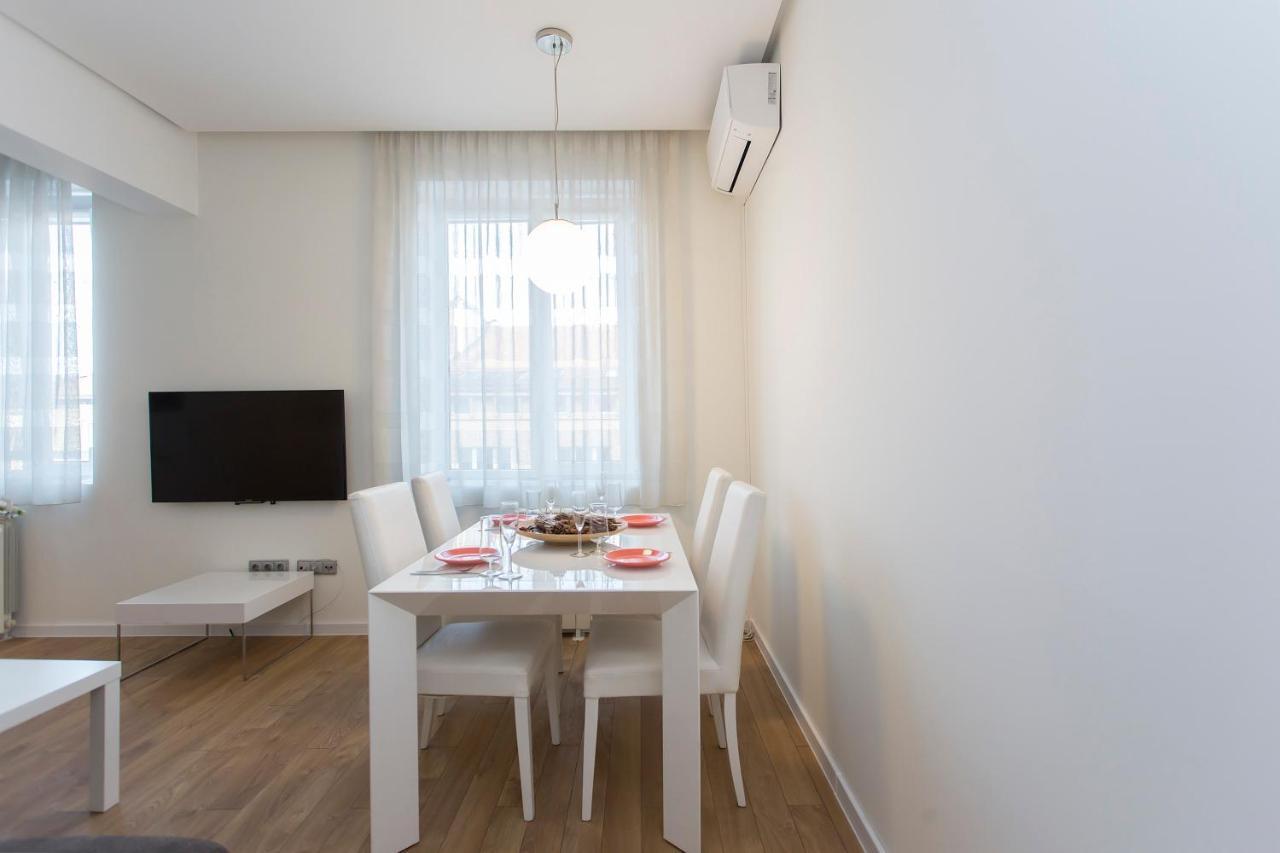 Modern Apartment In The City Center صوفيا المظهر الخارجي الصورة