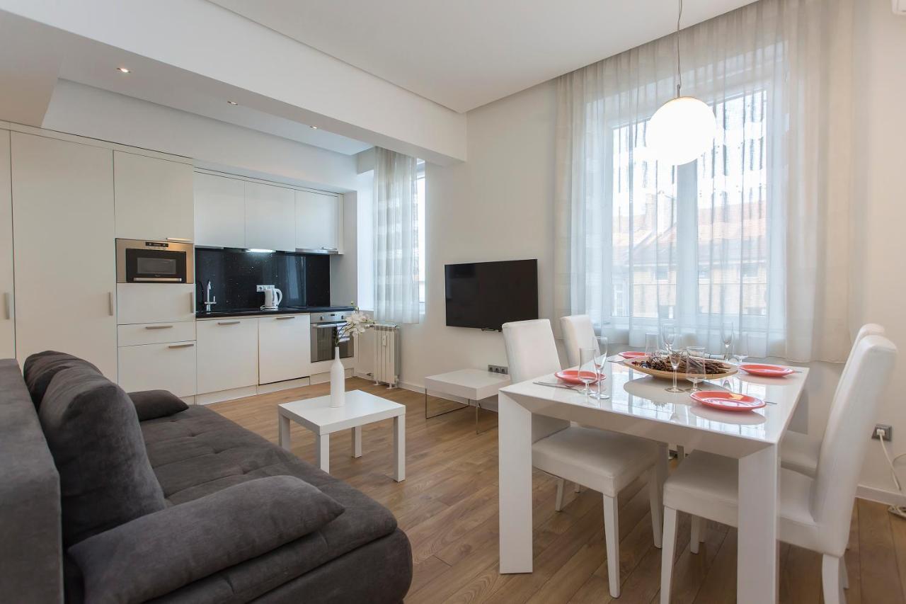 Modern Apartment In The City Center صوفيا المظهر الخارجي الصورة