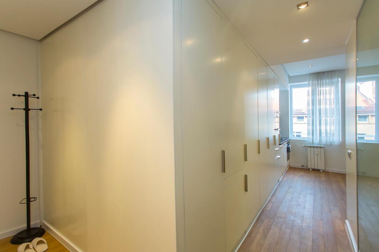 Modern Apartment In The City Center صوفيا المظهر الخارجي الصورة