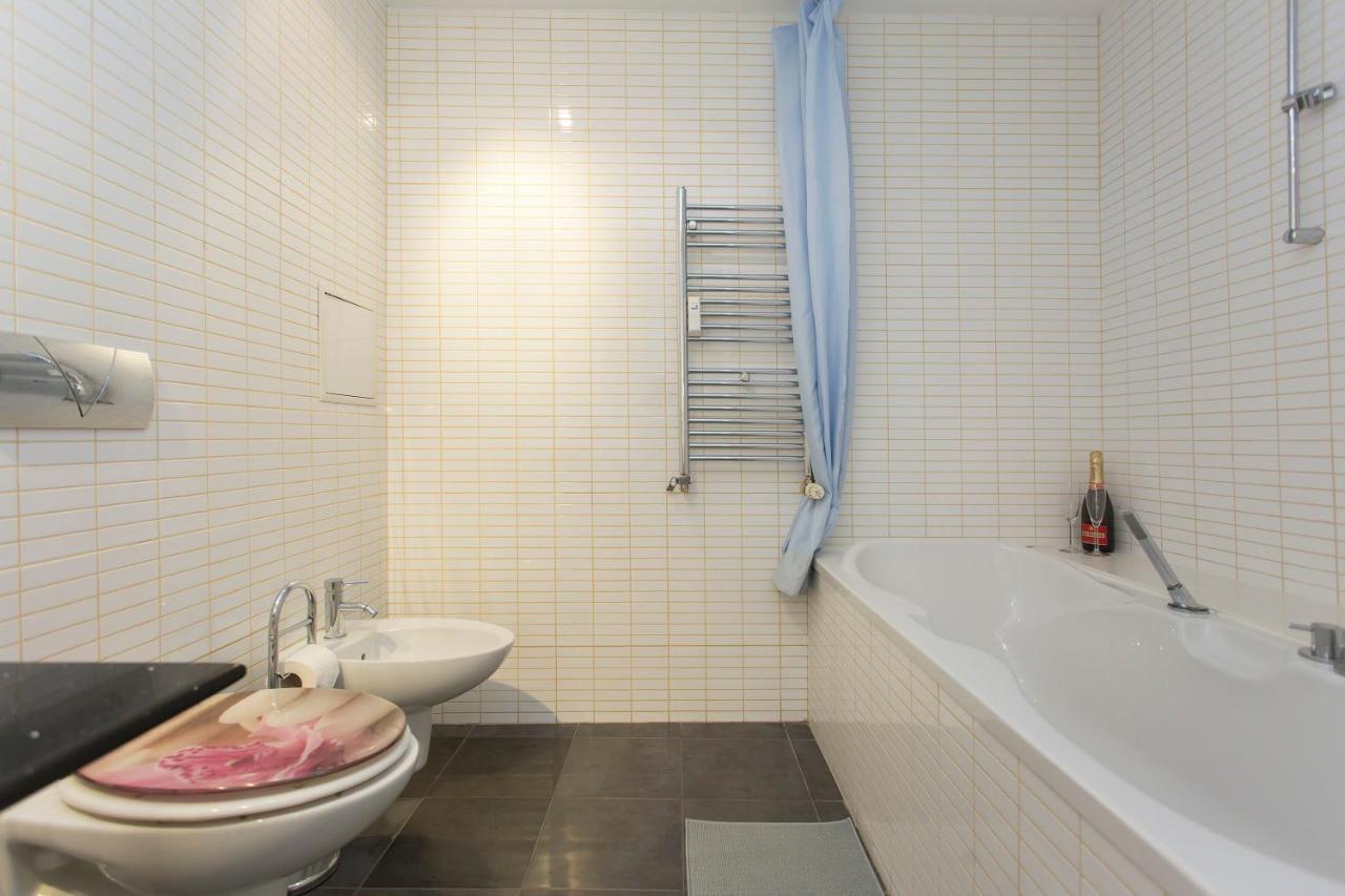 Modern Apartment In The City Center صوفيا المظهر الخارجي الصورة